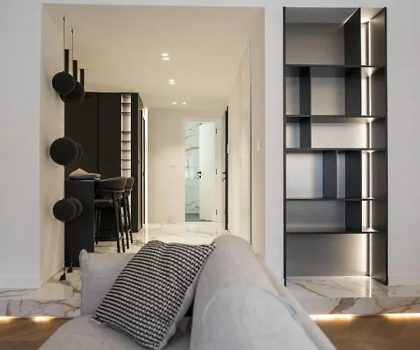 Luxury Contesa *