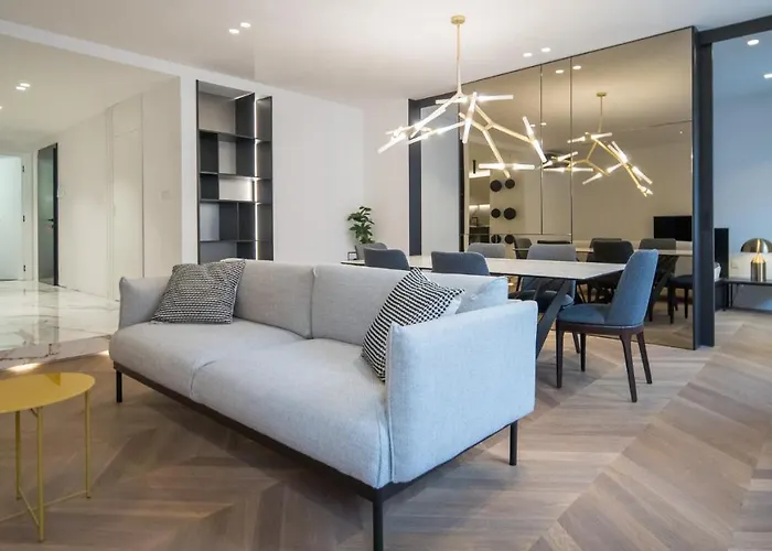 Luxury Contesa Ρόβινι